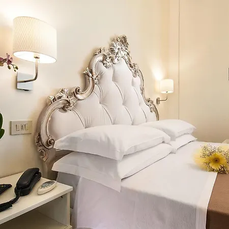 Lido Hotel 3*